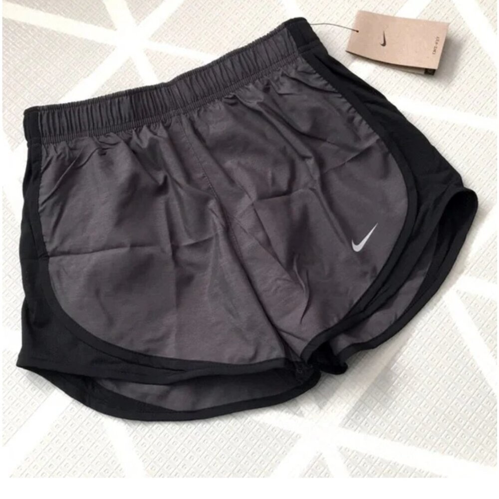 NwT Nike running shorts inner mesh lining xs!